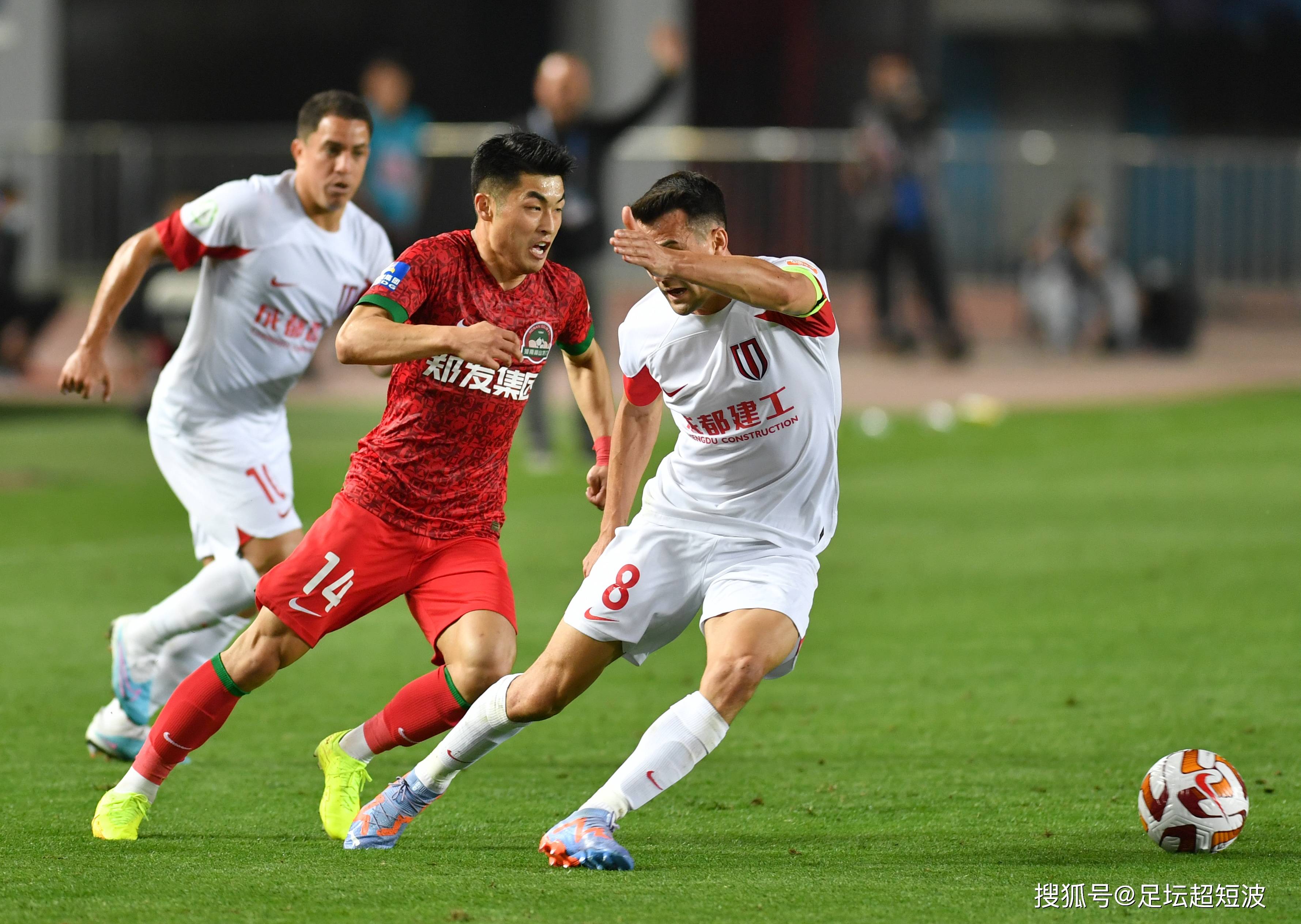 同频亮相 同频亮相